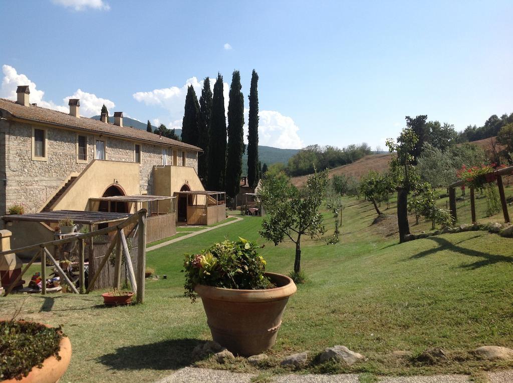 Agriturismo Due Ponti Chianni Exterior foto